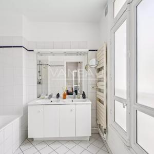 Paris VII- Appartement familial au pieds du Champ-De-Mars