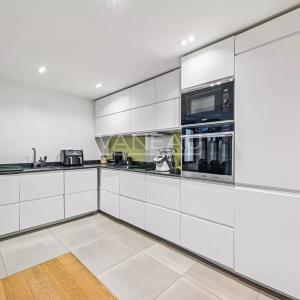 Paris XVe - Mirabeau/Convention -  trois pièces en parfait état