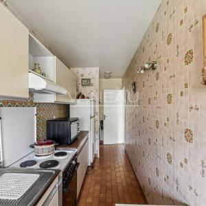 Paris XVIIIème - Trois pièces avec balcon- grand box et cave -