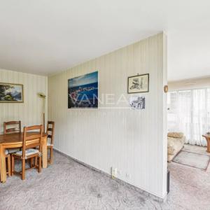 Paris XVIIIème - Trois pièces avec balcon- grand box et cave -