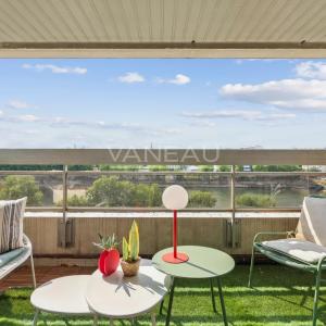 XV ème Javel - Grand studio lumineux avec loggia. Sans vis-àvis