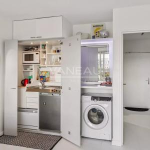 XV ème Javel - Grand studio lumineux avec loggia. Sans vis-àvis