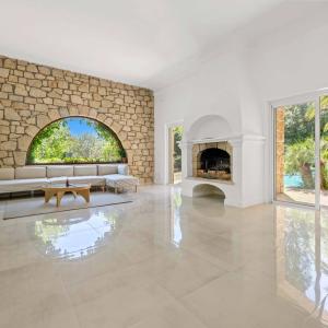 Mougins – Superbe villa provençale avec terrain constructible à 