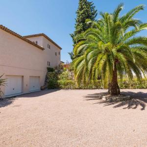 Mougins – Superbe villa provençale avec terrain constructible à 