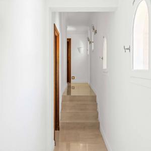 Mougins – Superbe villa provençale avec terrain constructible à 
