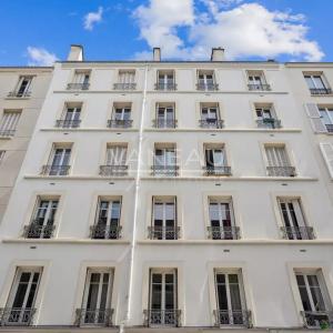 Batignolles - Appartement deux pièces dernier étage