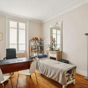 Paris XVe Breteuil - Appartement de standing dans un magnifique 