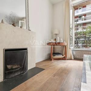 PARIS XV- Appartement trois pièces en bon état