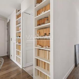 PARIS XV- Appartement trois pièces en bon état