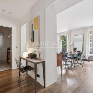 PARIS XV- Appartement trois pièces en bon état