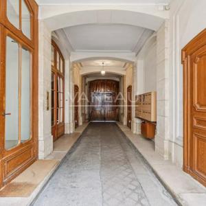 Paris Ier Place Vendôme - Charmante  studette en étage élevé