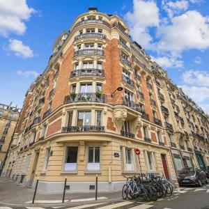 PARIS XVIIIe - Lamarck Caulaincourt  - Atelier d' artiste + un s