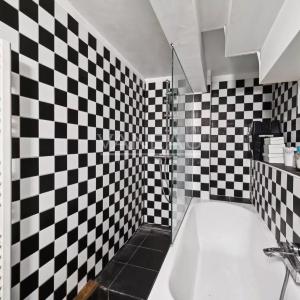 PARIS XVIIIe - Lamarck Caulaincourt  - Atelier d' artiste + un s