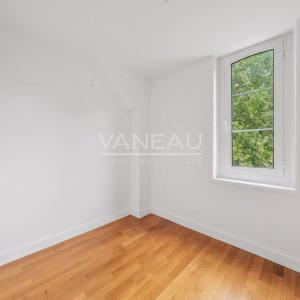 Paris VII - Appartement entièrement sur cour arborée au calme - 