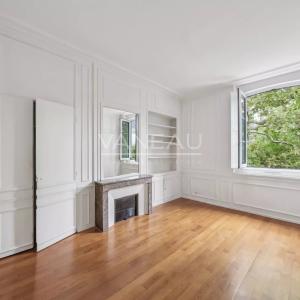 Paris VII - Appartement entièrement sur cour arborée au calme - 