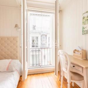 Paris VII - superbe deux pièces avec balcon - Rue de Sèvres