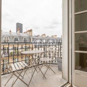 Paris VII - superbe deux pièces avec balcon - Rue de Sèvres