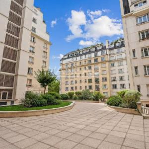 PARIS XVI - Auteuil Sud - Victorien Sardou - Calme et Lumière