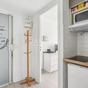 Studio au calme, au pied de Montmartre.