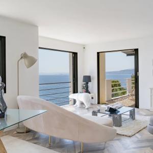UNIQUE ! Belle propriété pied dans l'eau - accès direct à la mer