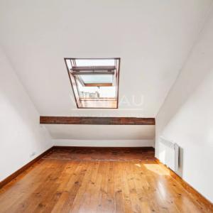 Batignolles - Appartement deux pièces dernier étage / Ascenseur