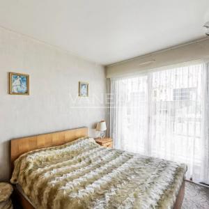Paris XVIIIème - Trois pièces avec balcon- grand box et cave -