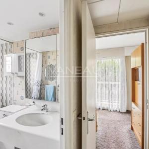 Paris XVIIIème - Trois pièces avec balcon- grand box et cave -