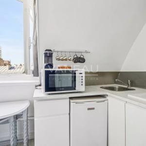 Paris XVIe - Place Victor Hugo / Poincaré - Studette de 10,12 m2