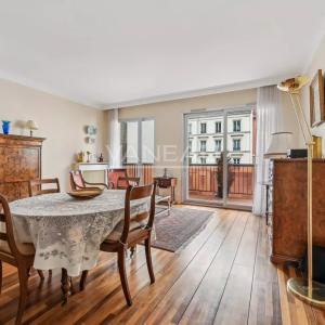 Paris VIIe - PLACE DE BRETEUIL - Appartement avec terrasse