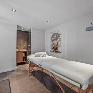 CANNES CROISETTE – UNIQUE VILLA