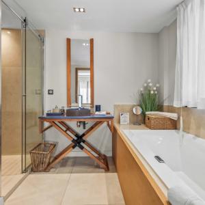 CANNES CROISETTE – UNIQUE VILLA