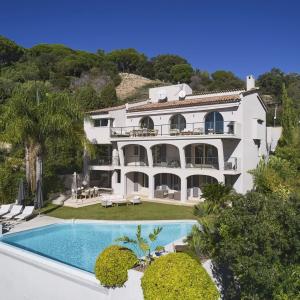 CANNES VILLA RENOVEE VUE MER PANORAMIQUE A VENDRE