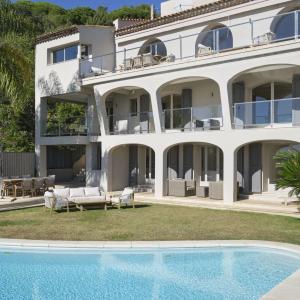 CANNES VILLA RENOVEE VUE MER PANORAMIQUE A VENDRE