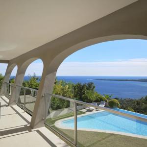 CANNES VILLA RENOVEE VUE MER PANORAMIQUE A VENDRE