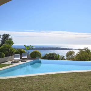 CANNES VILLA RENOVEE VUE MER PANORAMIQUE A VENDRE