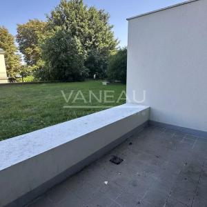 Studio avec Terrasse, box et résidence rénovée et sécurisée – Vi