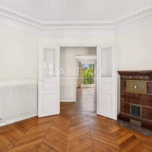 Paris XVIe - Auteuil - Appartement traversant en étage élevé.