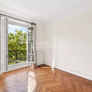 Paris XVIe - Auteuil - Appartement traversant en étage élevé.