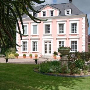 Maison de maitre en Normandie au cœur d’un parc paysager.
