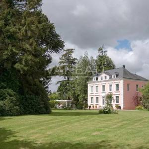 Maison de maitre en Normandie au cœur d’un parc paysager.