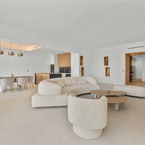 Cannes Montfleury – 4 pièces entièrement rénové avec vue mer pan