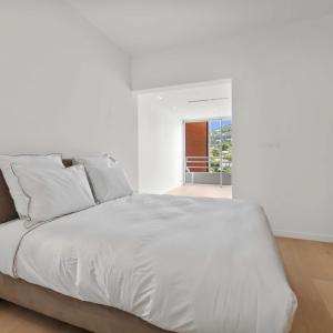 Cannes Montfleury – 4 pièces entièrement rénové avec vue mer pan