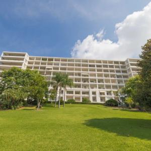 Cannes Montfleury – 4 pièces entièrement rénové avec vue mer pan
