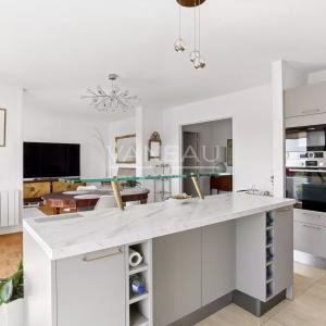 6 pièces en dernier étage avec balcons et vues dégagées