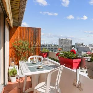 6 pièces en dernier étage avec balcons et vues dégagées