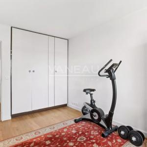 6 pièces en dernier étage avec balcons et vues dégagées