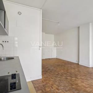 Paris XV ème, grand studio 34.38 m² avec balcon