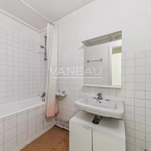 Paris XV ème, grand studio 34.38 m² avec balcon