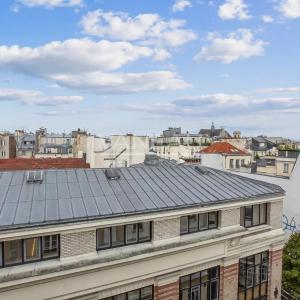 Paris IIème - Dernier étage avec ascenseur - vue dégagée
