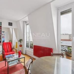Paris IIème - Dernier étage avec ascenseur - vue dégagée